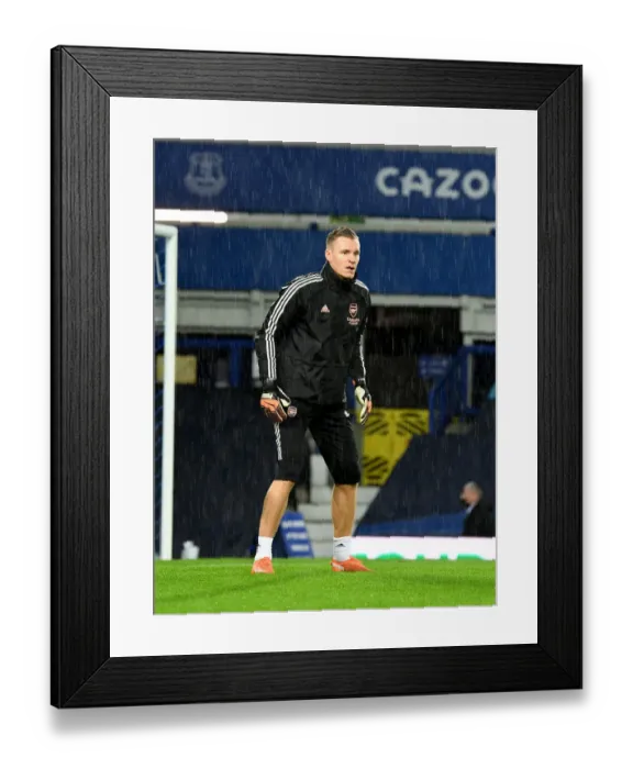 Framed Print : Arsenal's Bernd Leno Prepares for Everton Clash in Premier League (December 2020) Framed Print : Arsenal's Bernd Leno Prepares for Everton Clash in Premier League (December 2020)