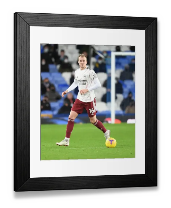 Framed Print : Rob Holding in Action: Everton vs Arsenal, Premier League 2020-21 Framed Print : Rob Holding in Action: Everton vs Arsenal, Premier League 2020-21