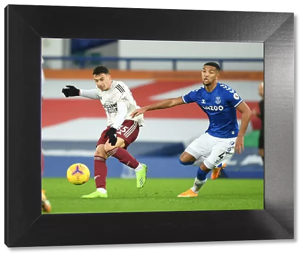 Gabriel Martinelli vs Mason Holgate: Intense Battle at Goodison Park - Everton vs Arsenal, Premier League 2020-21