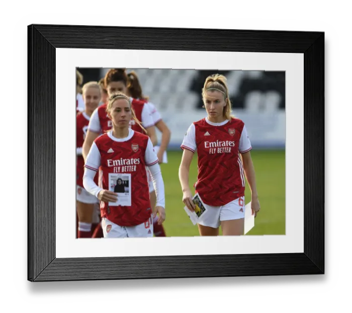 Framed Print : Arsenal's Leah Williamson Honors Community Program Participant Before Arsenal Women vs. Everton Framed Print : Arsenal's Leah Williamson Honors Community Program Participant Before Arsenal Women vs. Everton
