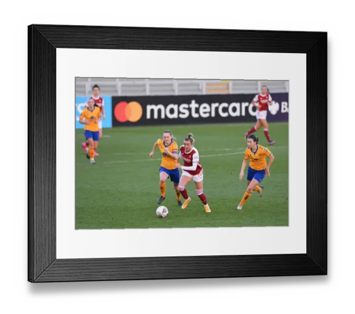 Framed Print : Arsenal's Jill Roord Fights Past Everton Defenders in FA WSL Showdown at Meadow Park (2020-21) Framed Print : Arsenal's Jill Roord Fights Past Everton Defenders in FA WSL Showdown at Meadow Park (2020-21)