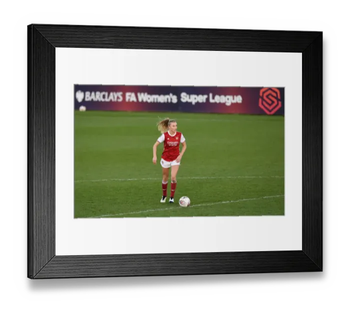 Framed Print : Arsenal's Leah Williamson in Action: Arsenal Women vs Everton Women, FA WSL (2020-21)