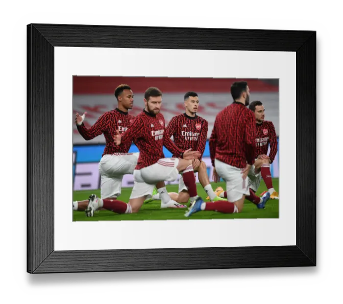 Framed Print : Arsenal's Gabriel Martinelli: Pre-Match Routine Before Carabao Cup Showdown with Manchester City (Behind Closed Doors) Framed Print : Arsenal's Gabriel Martinelli: Pre-Match Routine Before Carabao Cup Showdown with Manchester City (Behind Closed Doors)