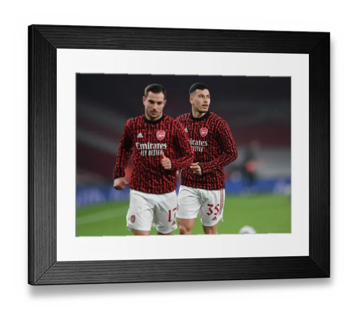 Framed Print : Arsenal's Gabriel Martinelli: Pre-Match Preparation Before Carabao Cup Showdown vs. Manchester City (Behind Closed Doors) Framed Print : Arsenal's Gabriel Martinelli: Pre-Match Preparation Before Carabao Cup Showdown vs. Manchester City (Behind Closed Doors)