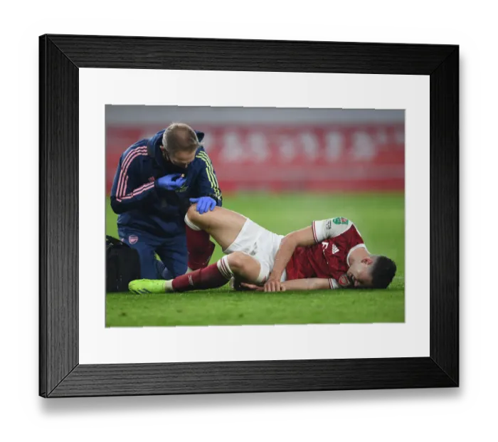 Framed Print : Arsenal v Manchester City - Carabao Cup Quarterfinals: Gabriel Martinelli Receives Treatment Framed Print : Arsenal v Manchester City - Carabao Cup Quarterfinals: Gabriel Martinelli Receives Treatment