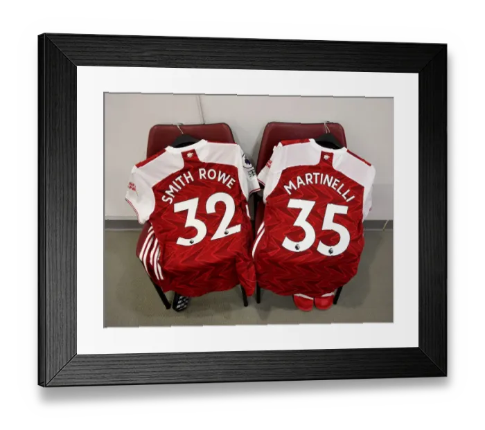 Framed Print : Arsenal Changing Room: Smith Rowe and Martinelli Prepare for Arsenal v Chelsea (2020-21) Framed Print : Arsenal Changing Room: Smith Rowe and Martinelli Prepare for Arsenal v Chelsea (2020-21)