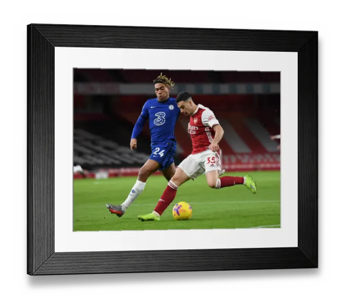 Framed Print : Arsenal vs. Chelsea: Martinelli vs. James - Premier League Clash at Emirates Stadium (December 2020)