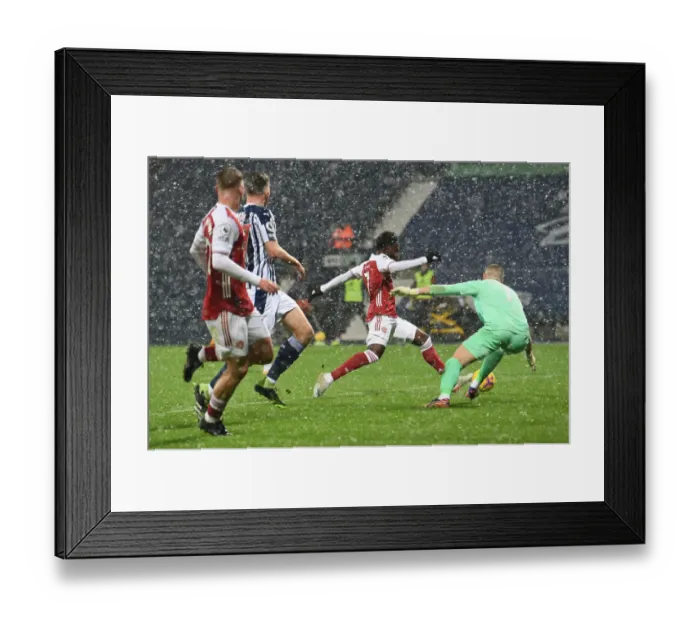 Framed Print : Bukayo Saka Scores Arsenal's Second Goal: West Bromwich Albion vs Arsenal, Premier League 2020-21