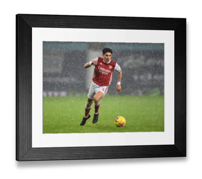 Framed Print : Hector Bellerin in Action: Arsenal vs. West Bromwich Albion, Premier League 2020-21 Framed Print : Hector Bellerin in Action: Arsenal vs. West Bromwich Albion, Premier League 2020-21
