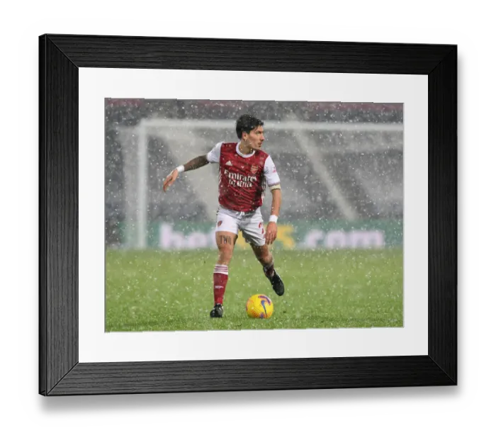 Framed Print : Hector Bellerin in Action: Arsenal vs. West Bromwich Albion, Premier League 2020-21