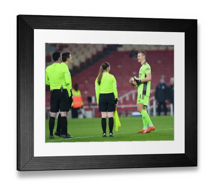 Framed Print : Arsenal's Bernd Leno Discusses with Referees During FA Cup Third Round Clash vs Newcastle United