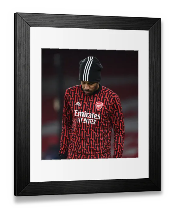 Framed Print : Arsenal's Aubameyang Prepares for Palace Clash in Empty Emirates Stadium (2020-21)