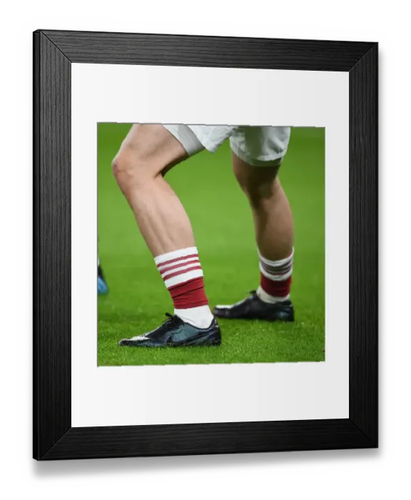 Framed Print : Emile Smith Rowe Shines in Empty Emirates: Arsenal's Standout Performance Against Crystal Palace (2020-21) Framed Print : Emile Smith Rowe Shines in Empty Emirates: Arsenal's Standout Performance Against Crystal Palace (2020-21)