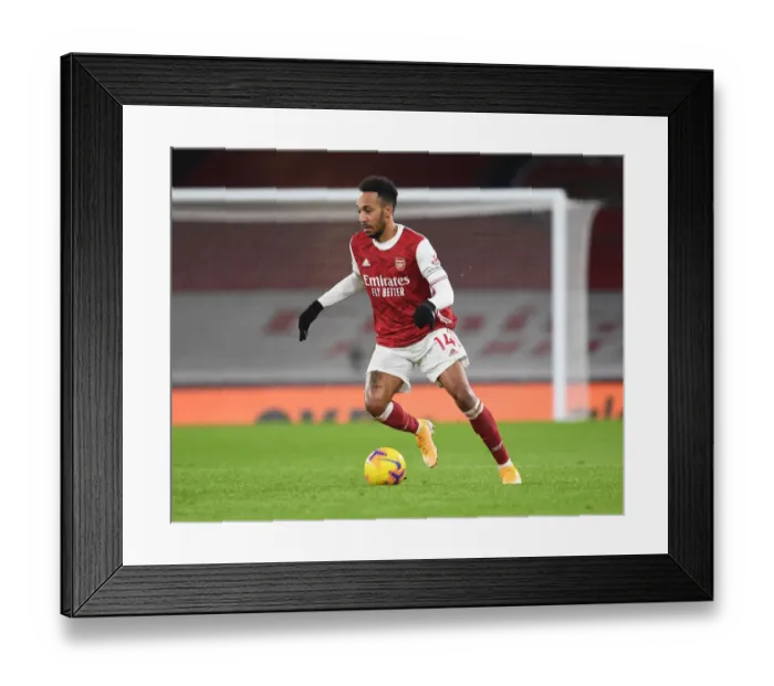 Framed Print : Arsenal's Aubameyang Shines in Empty Emirates Against Crystal Palace (2020-21) Framed Print : Arsenal's Aubameyang Shines in Empty Emirates Against Crystal Palace (2020-21)