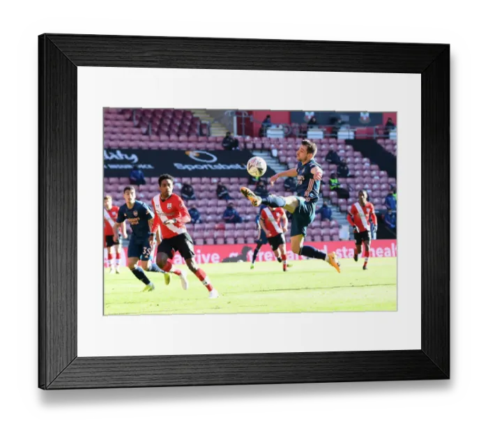 Framed Print : Arsenal's Cedric Soares in FA Cup Action: Southampton vs Arsenal (Behind Closed Doors)