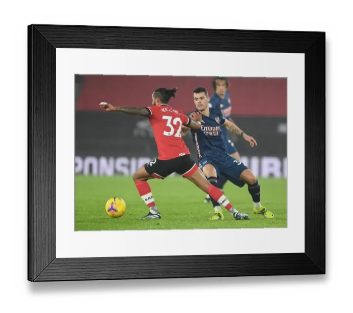 Framed Print : Premier League: Arsenal vs Southampton in Empty Stands (January 2021) Framed Print : Premier League: Arsenal vs Southampton in Empty Stands (January 2021)