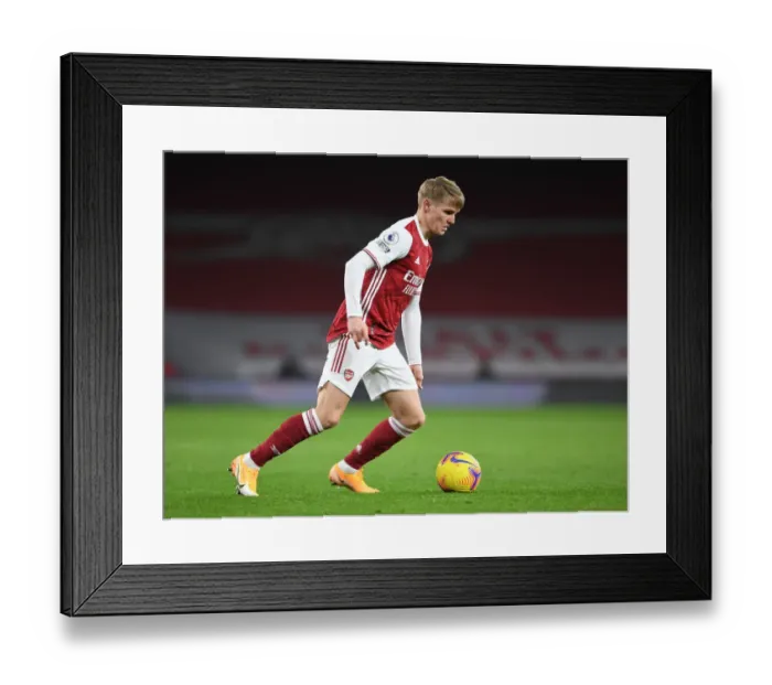 Framed Print : Arsenal vs Manchester United: Emirates Showdown in Empty Stands (2020-21) Framed Print : Arsenal vs Manchester United: Emirates Showdown in Empty Stands (2020-21)