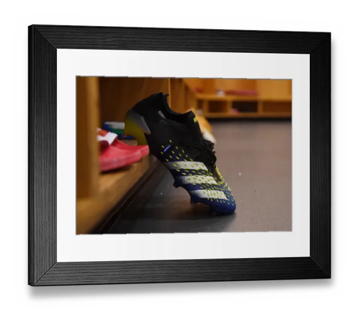 Framed Print : Arsenal vs Manchester United: Empty Emirates Showdown Amidst Pandemic Restrictions - Gabriels Preparation Framed Print : Arsenal vs Manchester United: Empty Emirates Showdown Amidst Pandemic Restrictions - Gabriels Preparation