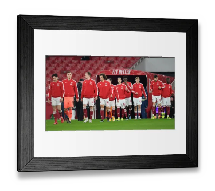 Framed Print : Arsenal vs Manchester United: Empty Emirates Stadium (2020-21) Framed Print : Arsenal vs Manchester United: Empty Emirates Stadium (2020-21)