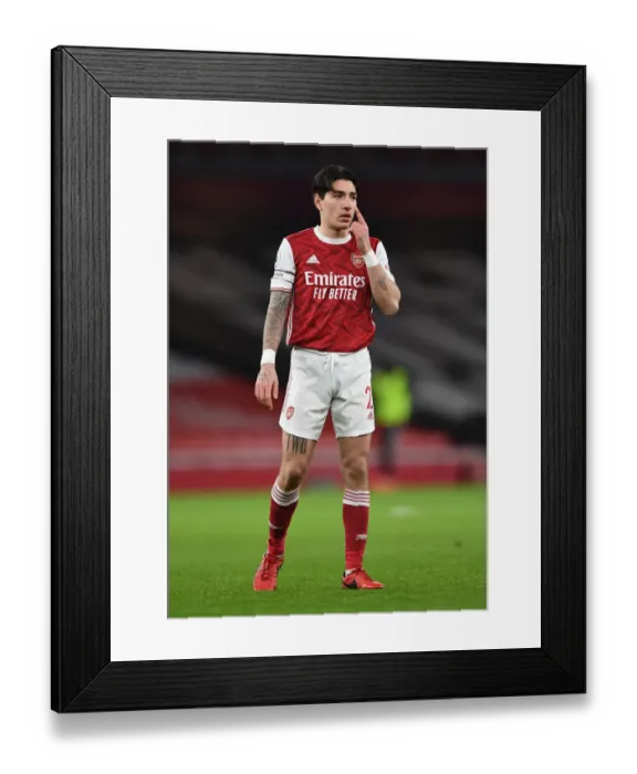 Framed Print : Arsenal vs Manchester United: Emirates Battle in Empty London Stadiums Amidst the Pandemic