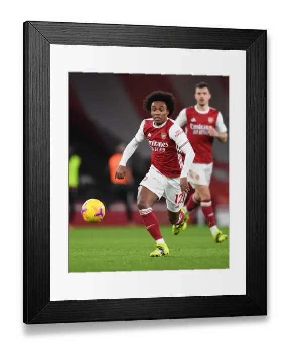Framed Print : Empty Battle: Arsenal vs Manchester United (2021) - Ghostly Encounter at the Emirates