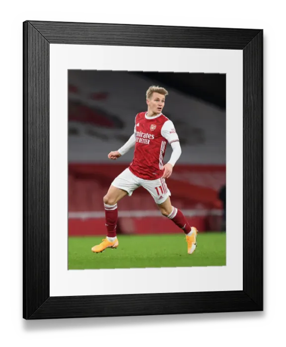 Framed Print : Arsenal vs Manchester United: Empty Premier League Clash (2020-21)