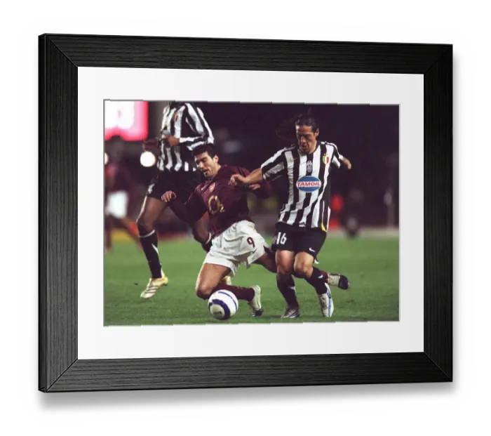 Framed Print : Jose Reyes (Arsenal) Mauro Camoranesi (Juventus). Arsenal 2: 0 Juventus Framed Print : Jose Reyes (Arsenal) Mauro Camoranesi (Juventus). Arsenal 2: 0 Juventus