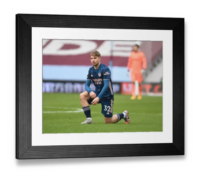 Framed Print : Arsenal's Emile Smith Rowe Shines in Empty Villa Park During 2020-21 Premier League Clash Framed Print : Arsenal's Emile Smith Rowe Shines in Empty Villa Park During 2020-21 Premier League Clash
