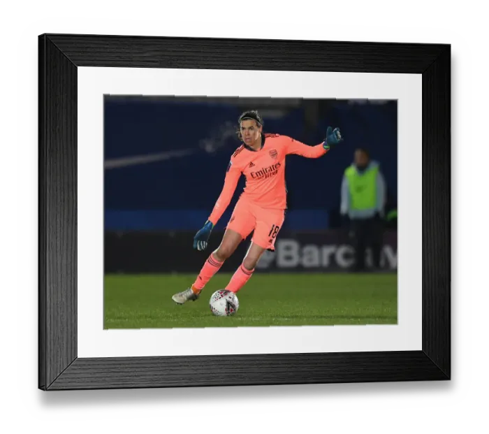 Framed Print : Arsenal's Lydia Williams in Action against Chelsea Women in FA WSL Clash