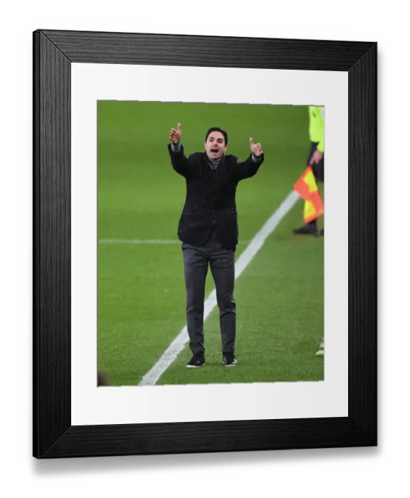 Framed Print : Mikel Arteta Leads Arsenal Against Leeds United in Premier League Showdown
