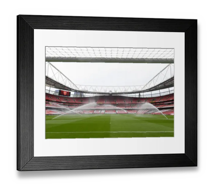 Framed Print : Arsenal vs Leeds United: Premier League Showdown at Emirates Stadium