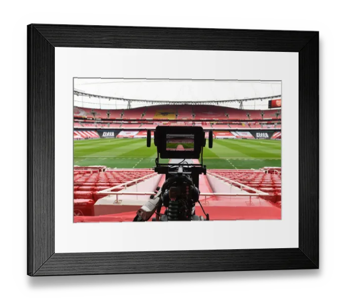 Framed Print : Arsenal vs Leeds United: Premier League Showdown at Emirates Stadium