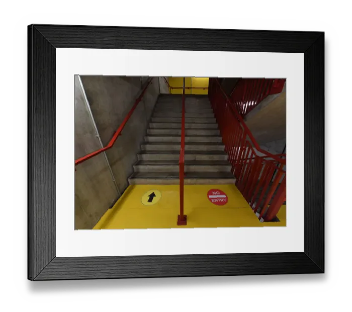 Framed Print : Arsenal vs Leeds United: Premier League Showdown at Emirates Stadium Framed Print : Arsenal vs Leeds United: Premier League Showdown at Emirates Stadium
