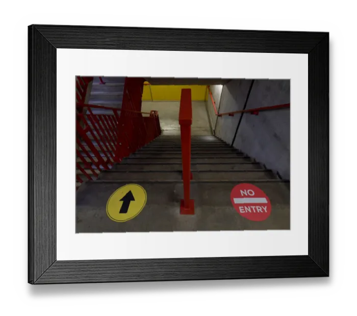 Framed Print : Arsenal vs Leeds United: Premier League Showdown at Emirates Stadium