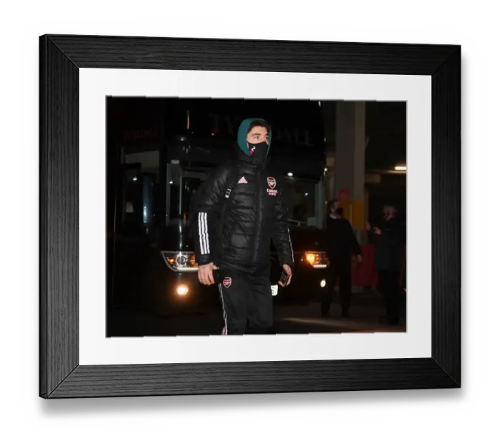Framed Print : Arsenal's Hector Bellerin Arrives at Emirates Stadium for Arsenal vs Leeds United (Premier League, 2020-21) Framed Print : Arsenal's Hector Bellerin Arrives at Emirates Stadium for Arsenal vs Leeds United (Premier League, 2020-21)