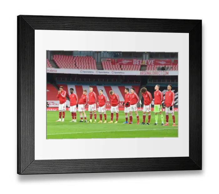Framed Print : Arsenal vs Leeds United: Premier League Showdown at Emirates Stadium