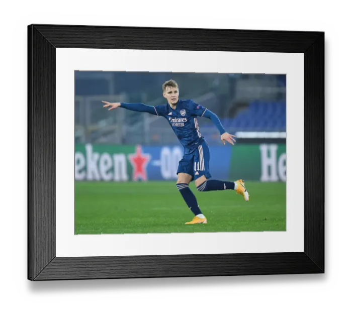 Framed Print : Arsenal vs. SL Benfica: Europa League Clash at Stadio Olimpico, Rome, 2021