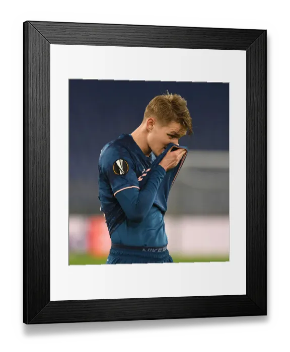 Framed Print : Arsenal vs SL Benfica: Europa League Showdown at Stadio Olimpico, Rome
