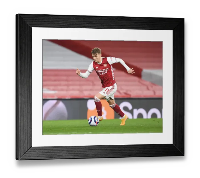 Framed Print : Arsenal's Martin Odegaard in Action Against Manchester City: 2021 Premier League Match (Behind Closed Doors)