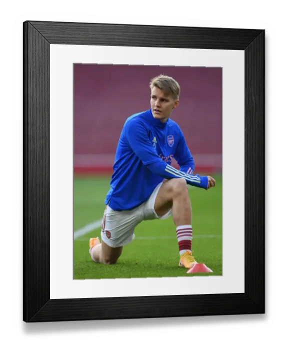 Framed Print : Arsenal vs Manchester City: Emirates Battle in Empty Stadiums (2020-21)