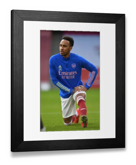 Framed Print : Arsenal's Aubameyang Gears Up for Manchester City Showdown in Empty Emirates Stadium (2020-21 Premier League) Framed Print : Arsenal's Aubameyang Gears Up for Manchester City Showdown in Empty Emirates Stadium (2020-21 Premier League)