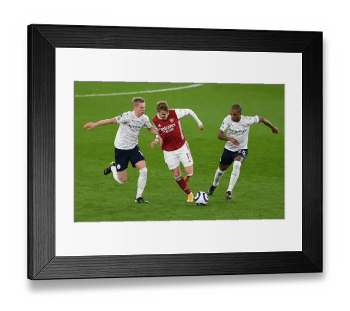 Framed Print : Arsenal vs Manchester City: Clash of Titans in Empty Emirates Stadium, February 2021