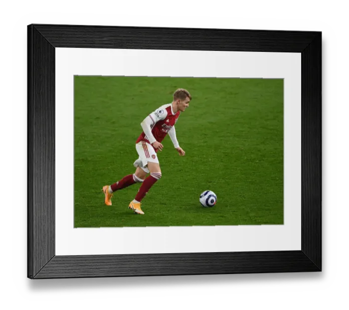 Framed Print : Arsenal vs Manchester City: Empty Emirates Rivalry (2021) Framed Print : Arsenal vs Manchester City: Empty Emirates Rivalry (2021)