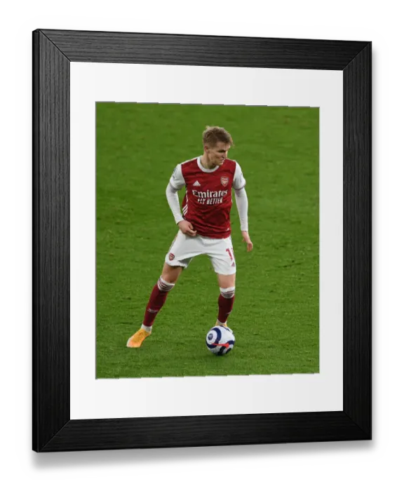 Framed Print : Empty Premier League Clash: Arsenal vs Manchester City (2020-21) Framed Print : Empty Premier League Clash: Arsenal vs Manchester City (2020-21)