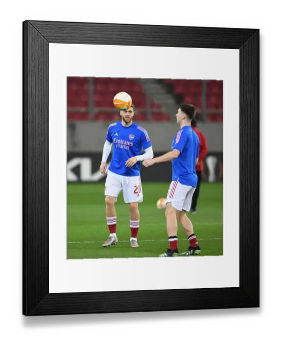 Framed Print : Arsenal's Calum Chambers: Pre-Match Preparation vs SL Benfica (UEFA Europa League 2021)