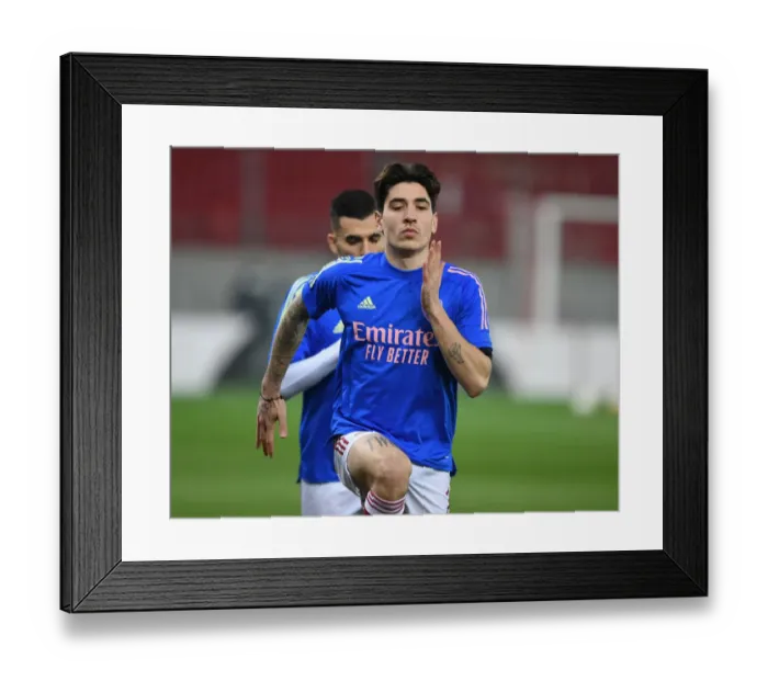 Framed Print : Hector Bellerin Prepares for Arsenal's Europa League Clash against SL Benfica in Piraeus Framed Print : Hector Bellerin Prepares for Arsenal's Europa League Clash against SL Benfica in Piraeus
