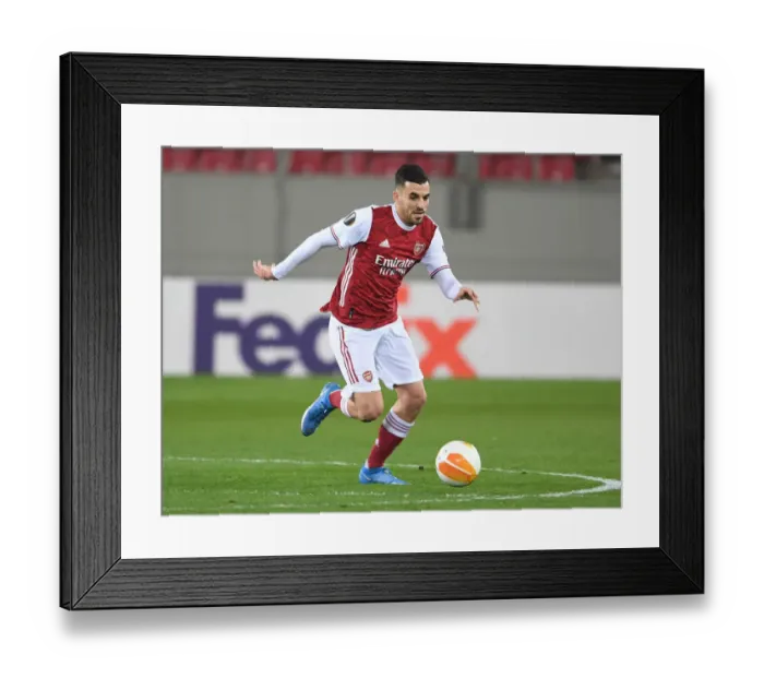 Framed Print : Granit Xhaka: Arsenal's Midfield Maestro in UEFA Europa League Clash vs SL Benfica (Piraeus, 2021)