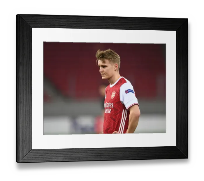 Framed Print : Arsenal's Martin Odegaard Shines in Europa League Clash Against SL Benfica