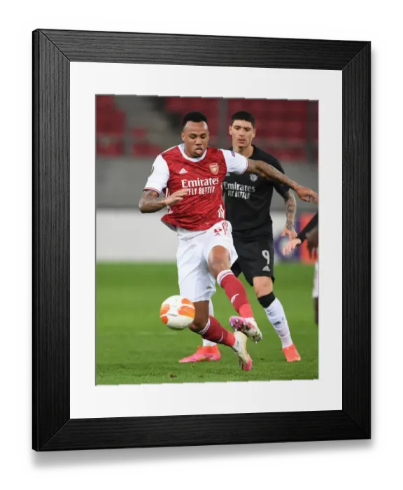 Framed Print : Gabriel in Action: Arsenal vs. SL Benfica, Europa League 2021, Piraeus