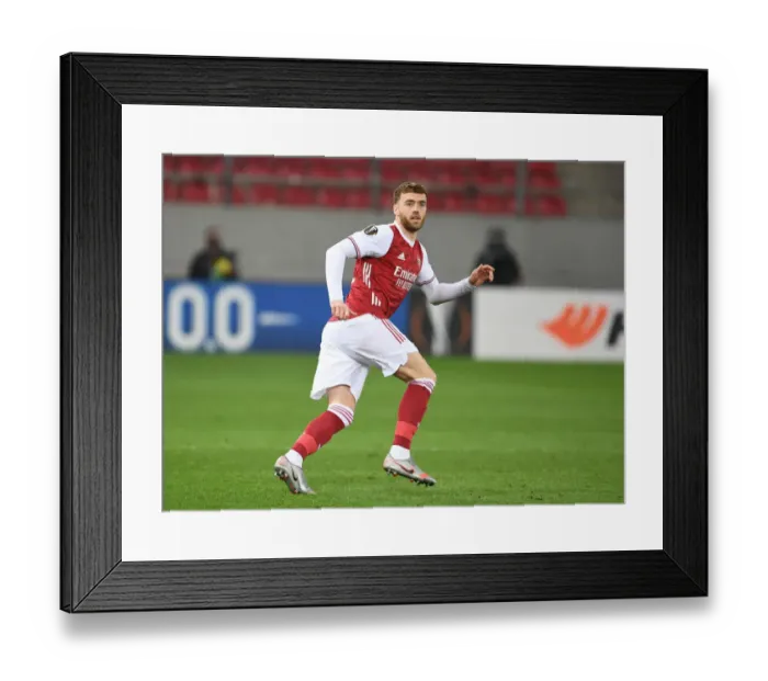 Framed Print : Arsenal's Calum Chambers in Action against SL Benfica, Europa League, Piraeus, Greece (February 2021) Framed Print : Arsenal's Calum Chambers in Action against SL Benfica, Europa League, Piraeus, Greece (February 2021)
